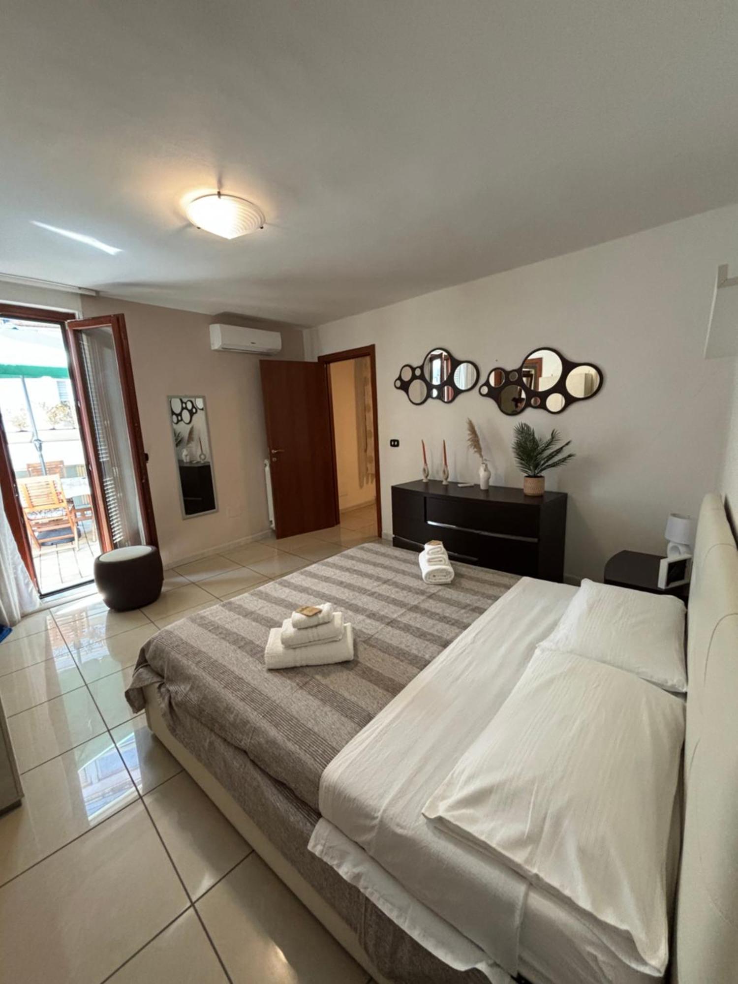 Le Muse Apartment Caserta Ngoại thất bức ảnh